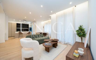 Living room of Flat for sale in  Madrid Capital  with Heating, Terrace and Furnished