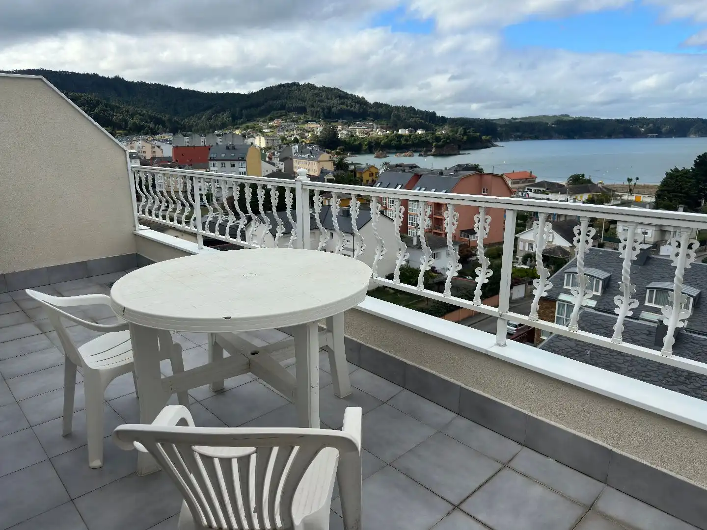 Terrasse von Wohnung zur Miete in Viveiro mit Heizung, Parkett und Terrasse