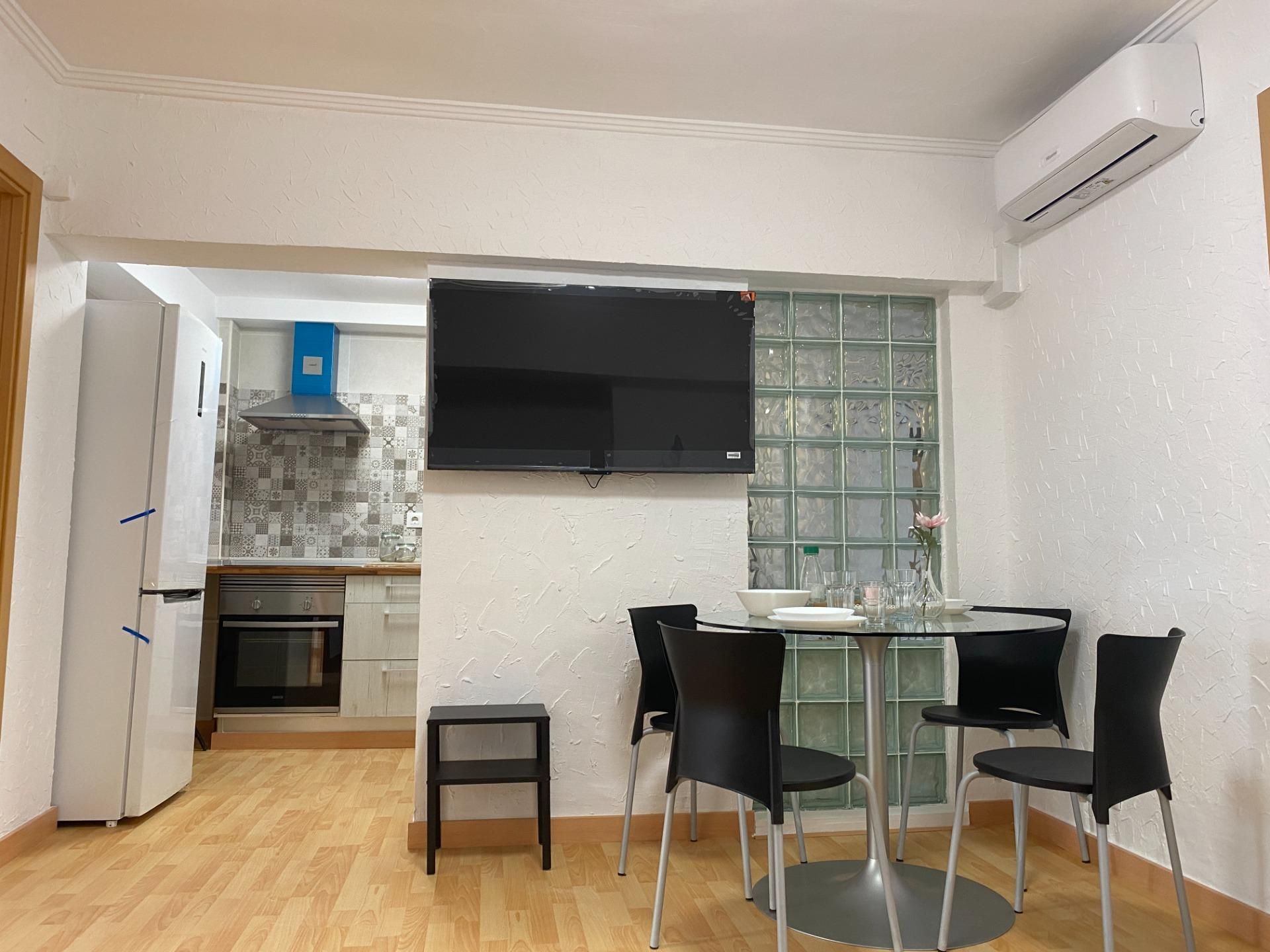 Comedor de Piso de alquiler en  Valencia Capital con Aire acondicionado, Parquet y Terraza