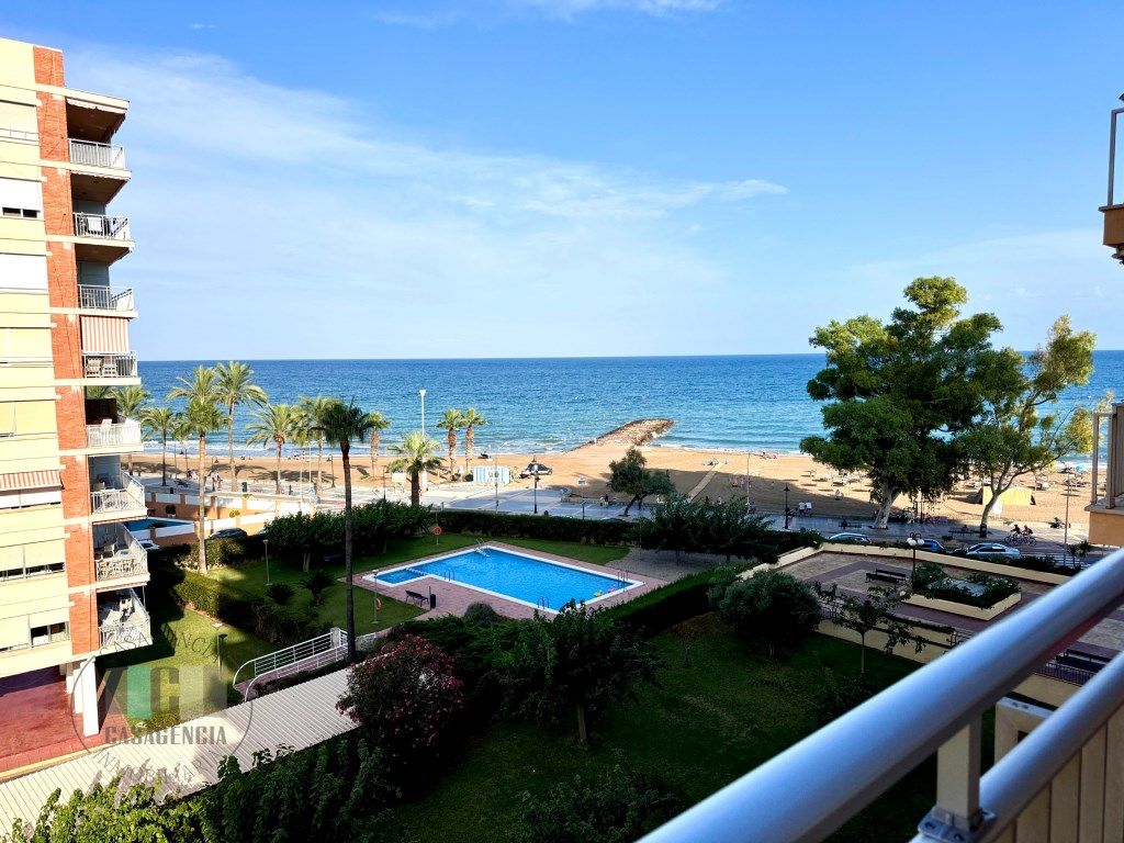 Habitación de Apartamento de alquiler en Benicasim / Benicàssim con Terraza, Amueblado y Horno