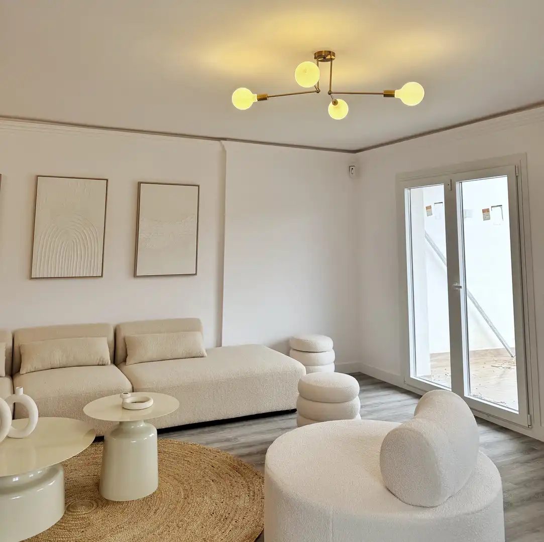 Sala d'estar de Dúplex en venda en Benahavís amb Aire condicionat, Calefacció i Parquet