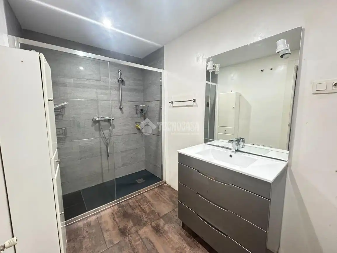 Baño de Piso en venta en Aranjuez con Aire acondicionado