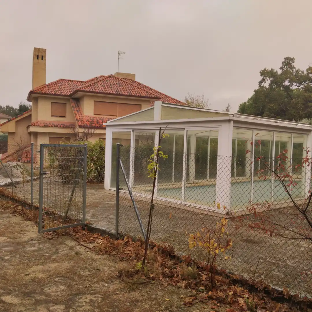Piscina de Casa o xalet en venda en El Escorial amb Calefacció, Jardí privat i Parquet