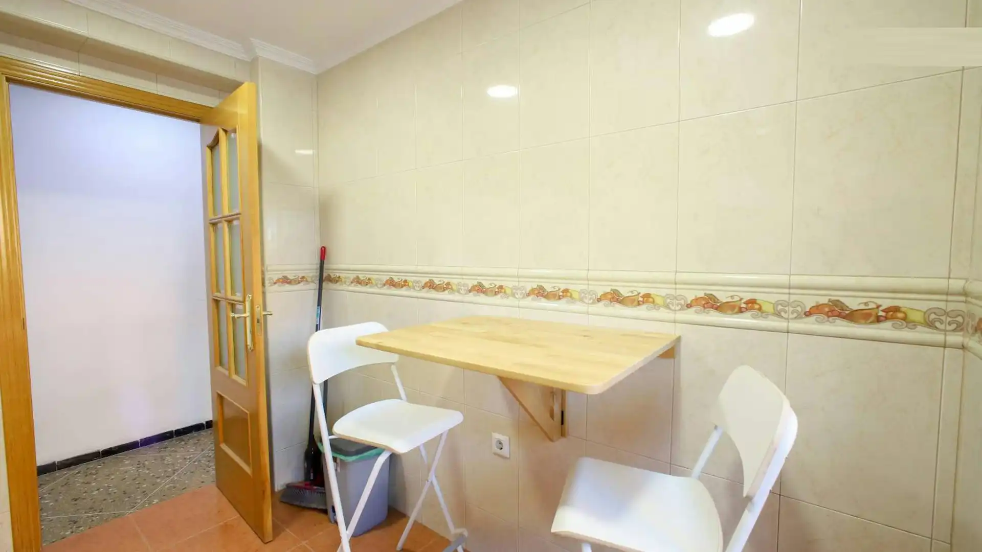 Kitchen of Flat for share in Valencia  with Washing machine and Pets allowed