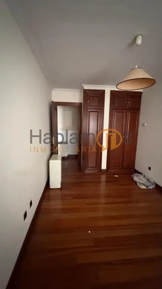 Habitación de Piso en venta en Pontevedra Capital  con Calefacción, Parquet y Trastero