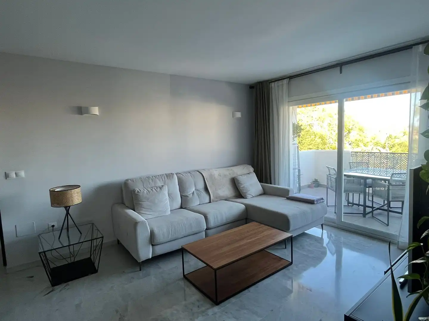 Wohnzimmer von Wohnung zur Miete in Rincón de la Victoria mit Klimaanlage, Terrasse und Möbliert