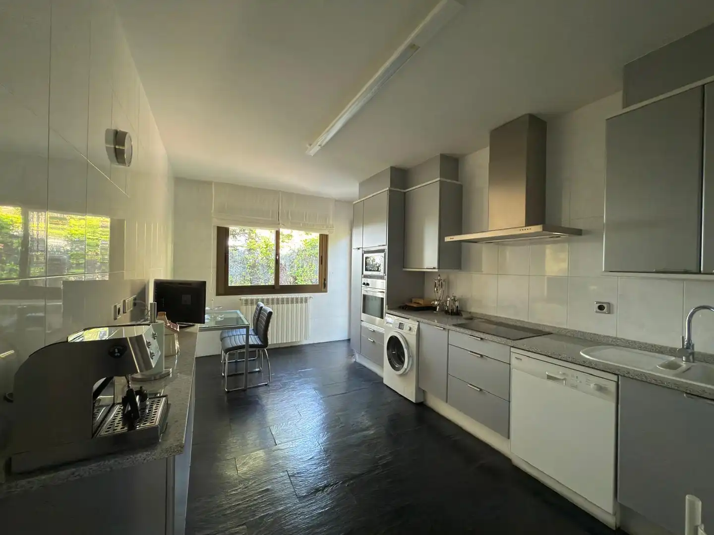 Cocina de Casa o chalet en venta en Torrelodones con Jardín privado, Terraza y Piscina