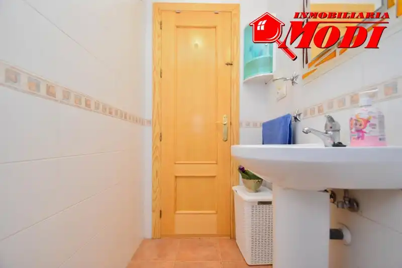 Baño de Casa adosada en venta en Alhendín con Calefacción, Jardín privado y Terraza