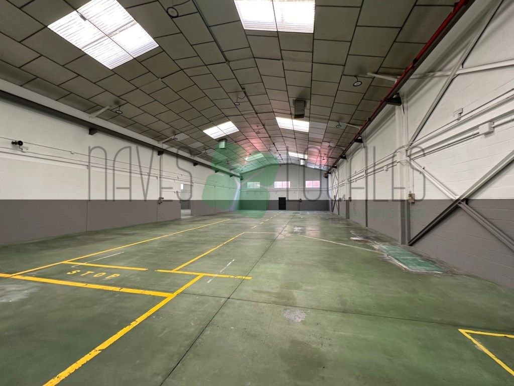 Nave industrial en venta en Móstoles