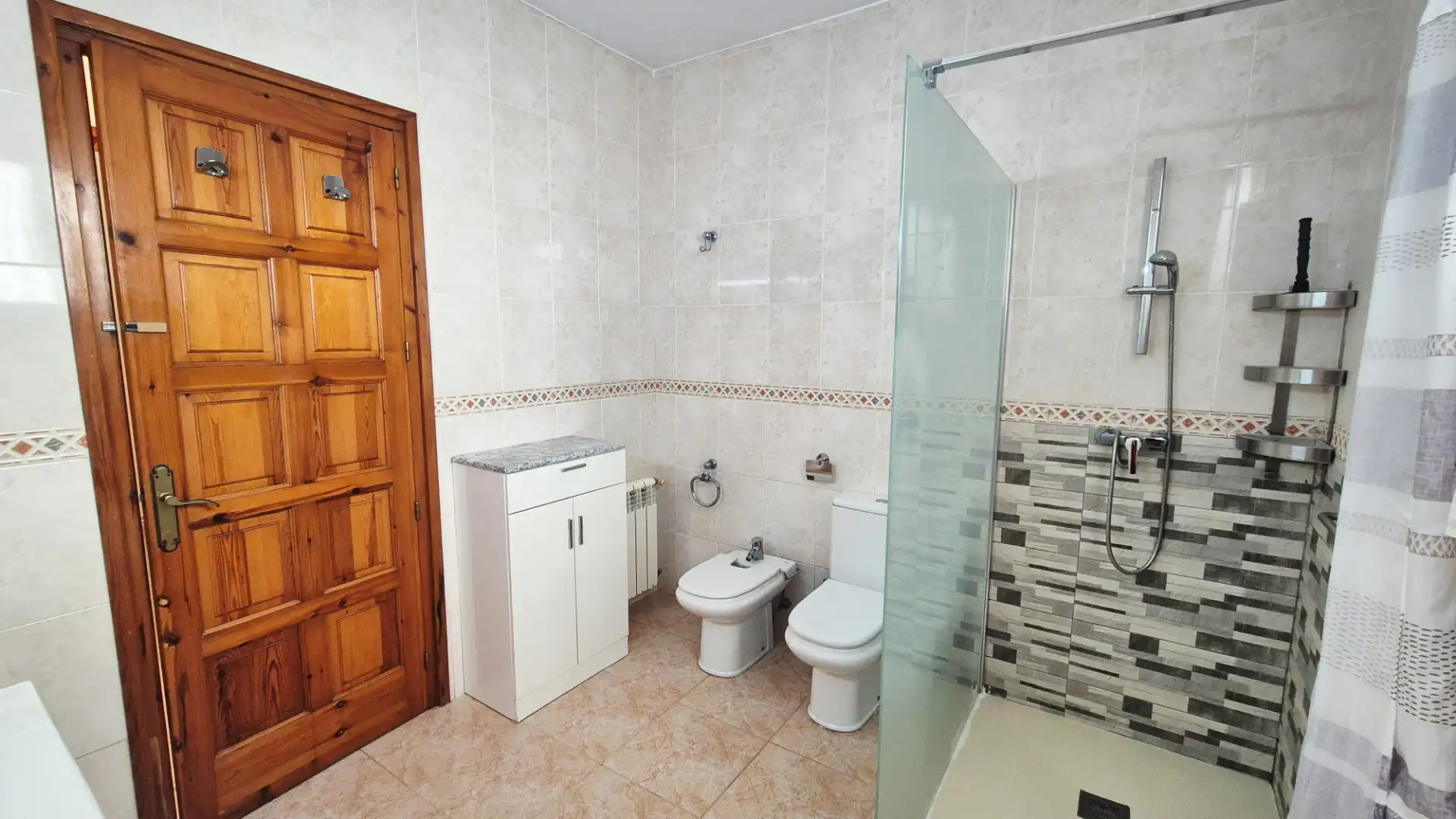 Bany de Casa o xalet en venda en Arenys de Mar amb Calefacció, Terrassa i Moblat