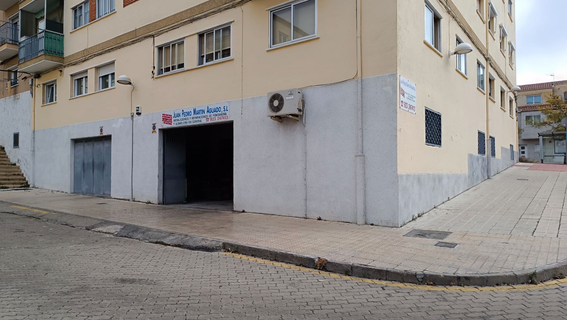 Exterior view of Premises for sale in Salamanca Capital  with Furnished