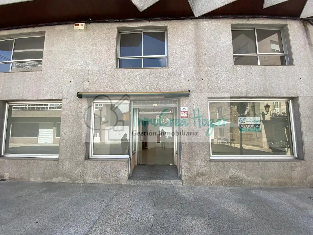 Vista exterior de Local de alquiler en O Porriño  