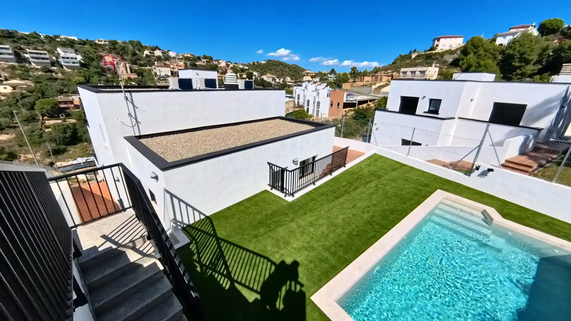 Vista exterior de Casa o xalet en venda en Calafell amb Aire condicionat, Calefacció i Jardí privat