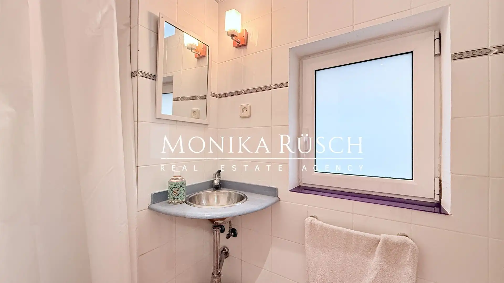 Bathroom of Flat for sale in Barcelona  with Air Conditioner and Heating