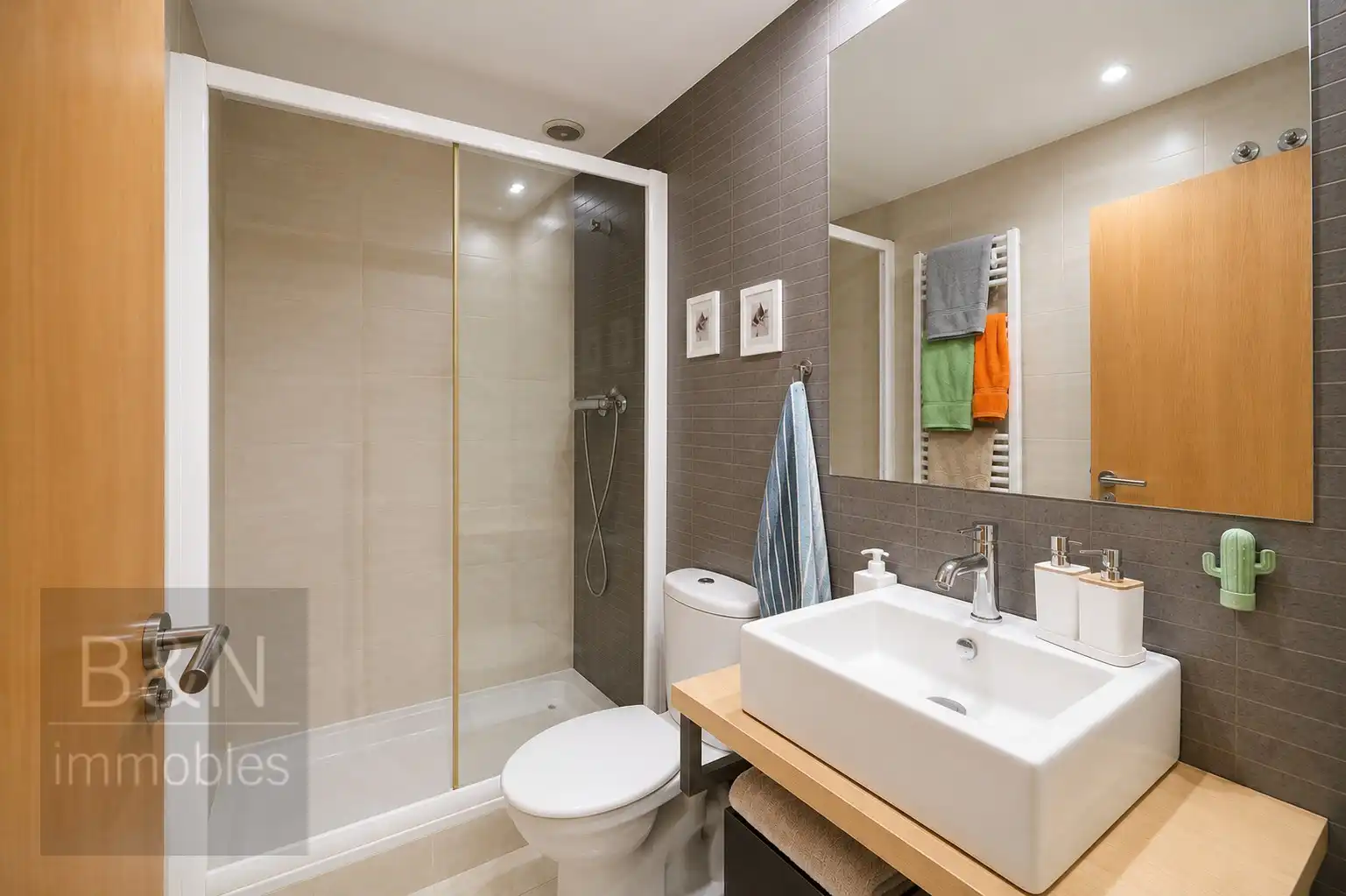 Bathroom of Flat for sale in Terrassa  with Air Conditioner, Heating and Terrace