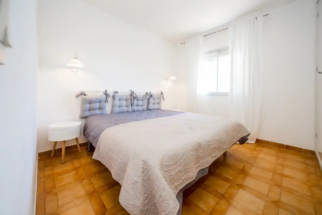 Dormitori de Apartament en venda en Castell d'Aro, Platja d'Aro i s'Agaró amb Calefacció, Terrassa i Moblat