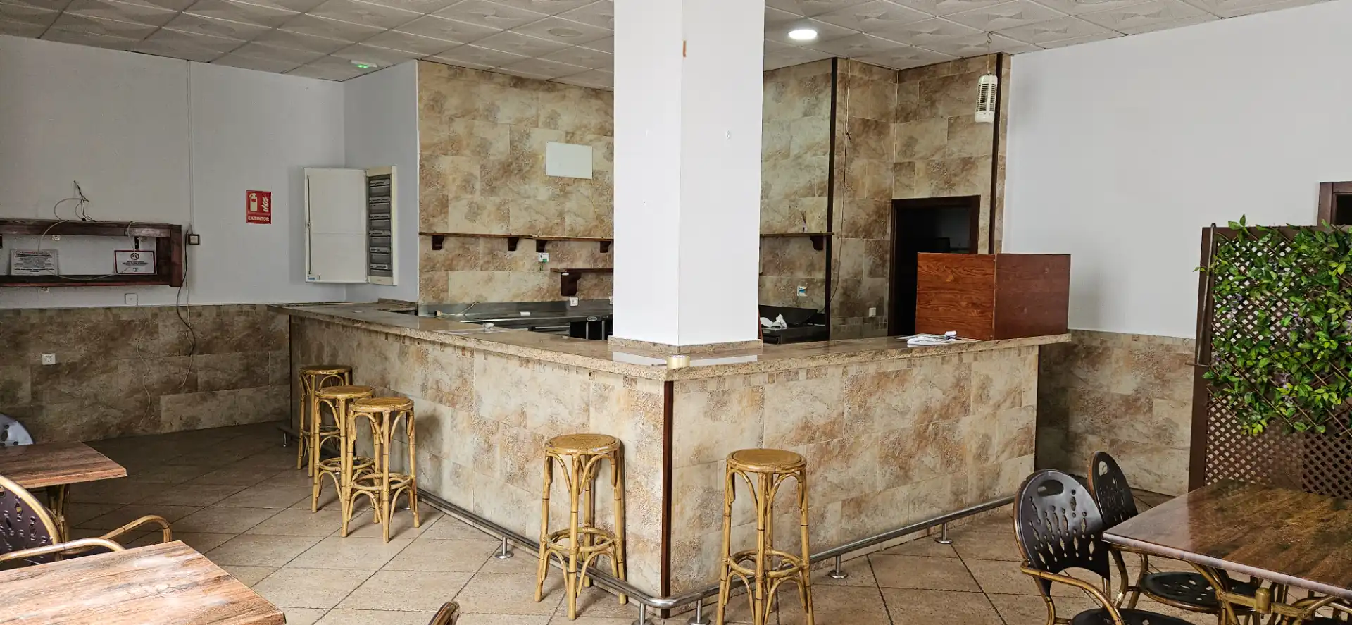 Local comercial en venda a Núcleo urbano, imagen 2