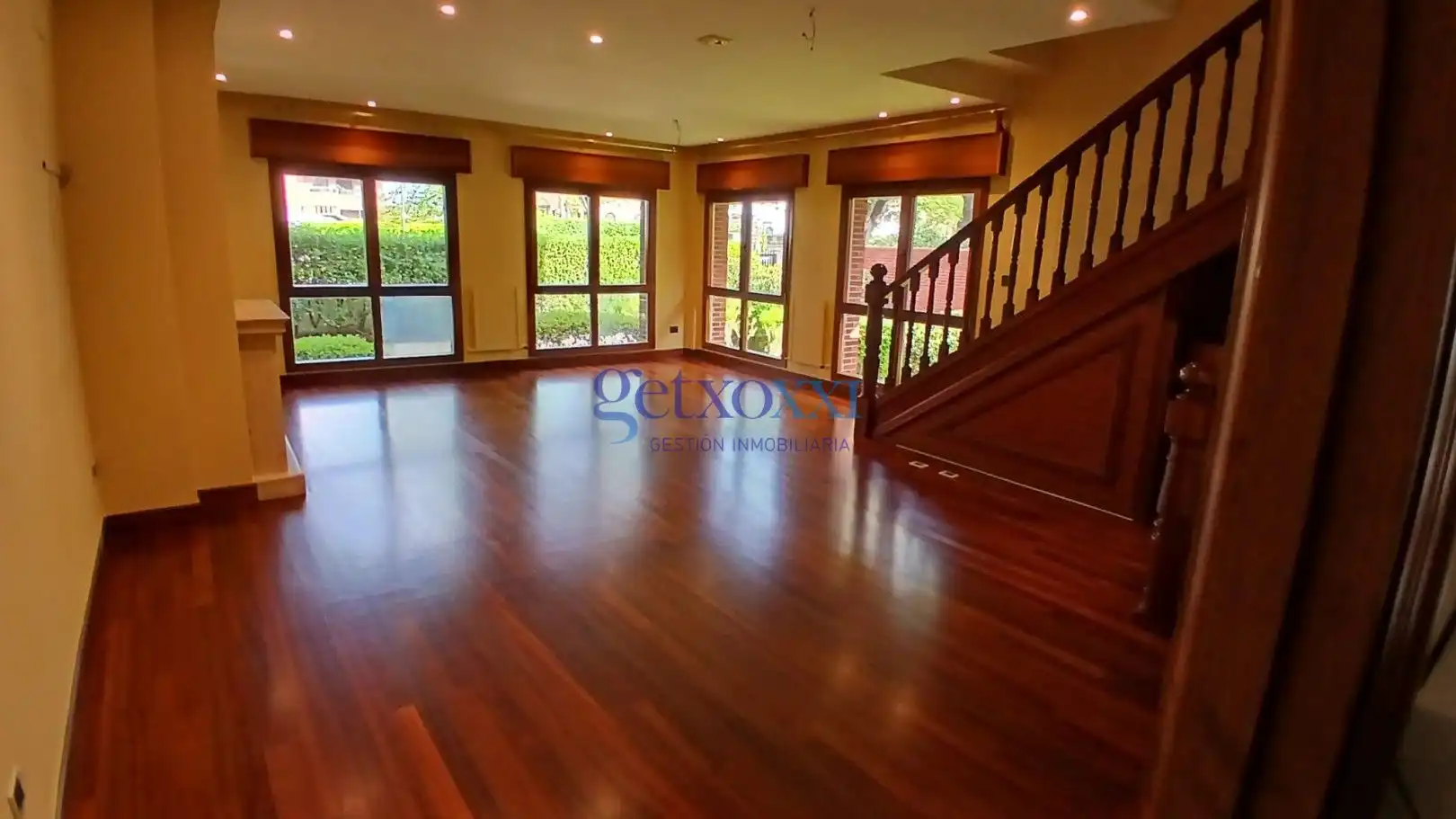 Casa adosada en venta en Getxo  con Calefacción, Jardín privado y Trastero