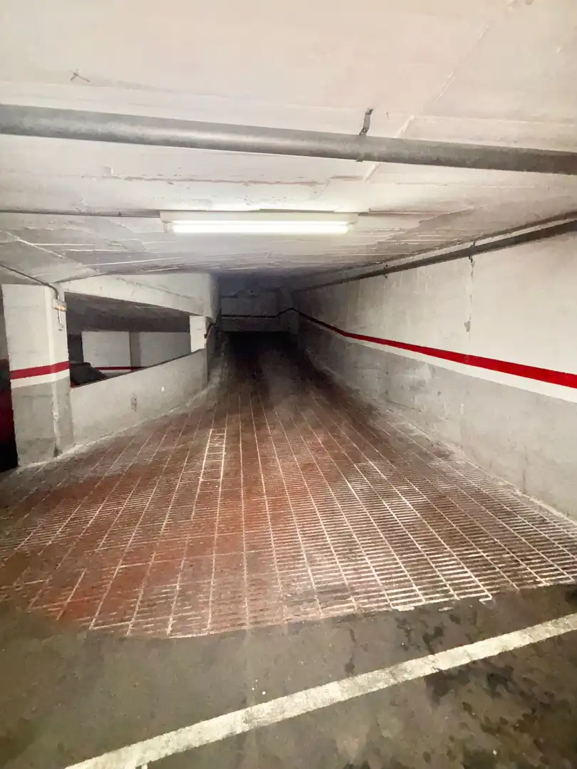 Aparcamiento con ascensor en venta en Carrer de Bofarull, imagen 3
