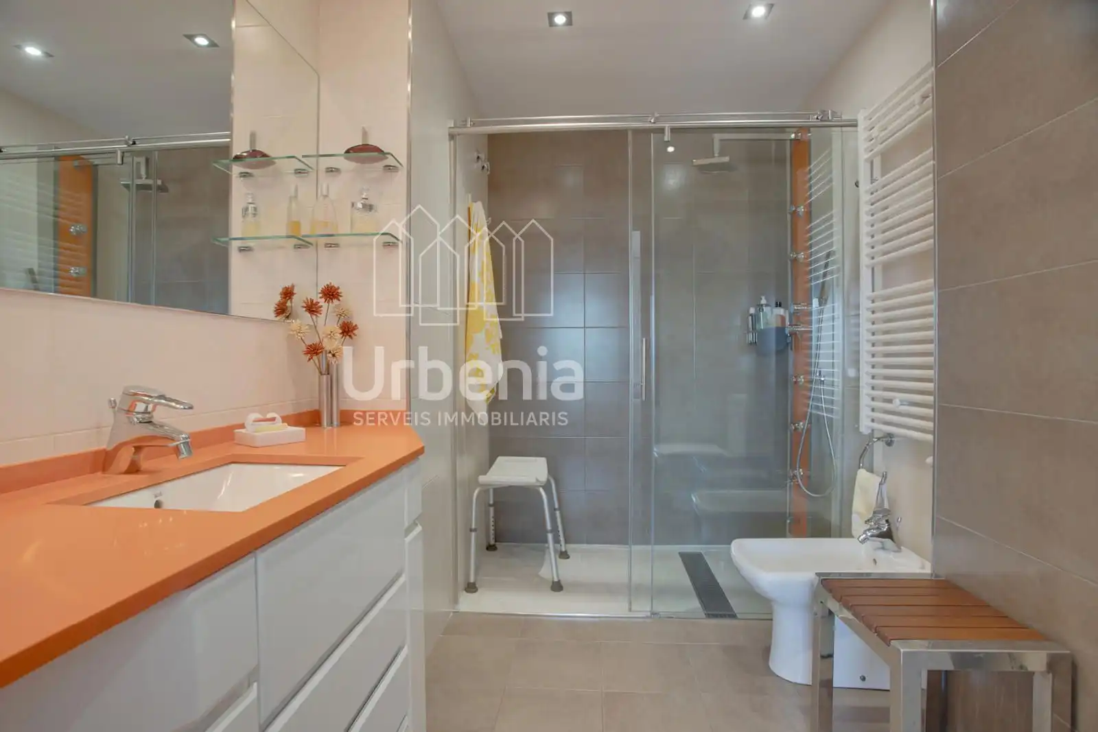 Bany de Casa o xalet en venda en Pineda de Mar amb Aire condicionat, Calefacció i Terrassa