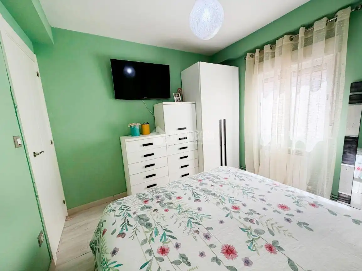 Schlafzimmer von Wohnung zum Verkauf in Zaragoza mit Klimaanlage, Heizung und Parkett