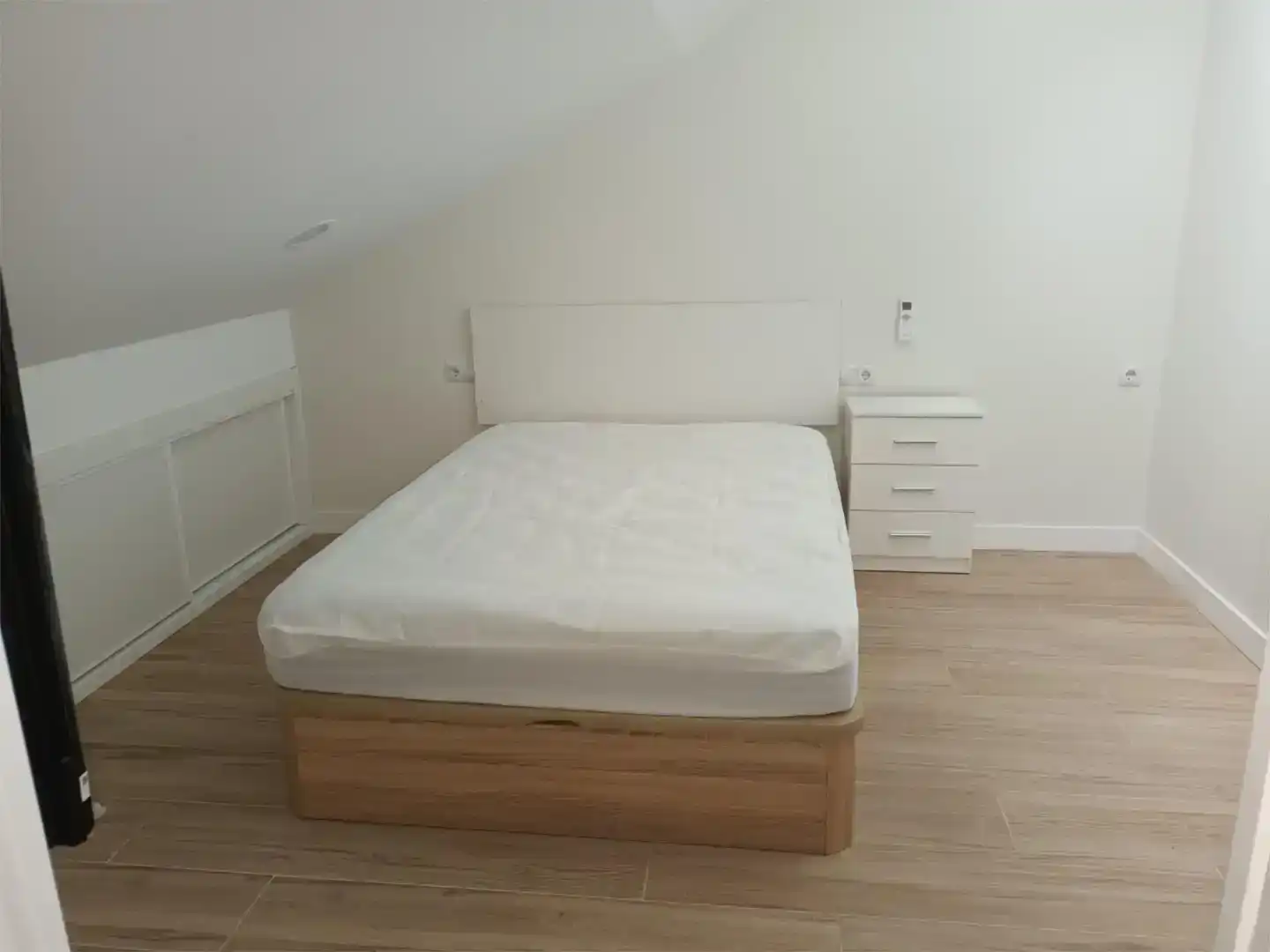 Bedroom of Flat for rent in Mérida  with Air Conditioner, Washing machine and Microwave