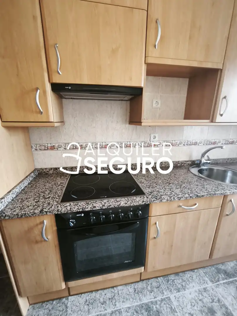Cuina de Pis de lloguer en Zaragoza amb Aire condicionat, Calefacció i Terrassa