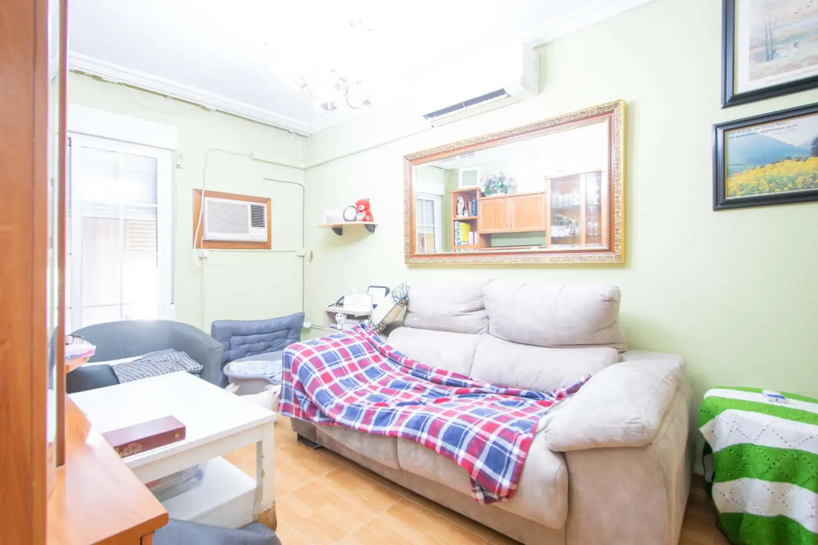 Living room of Flat for sale in Sevilla  with Air Conditioner and Terrace