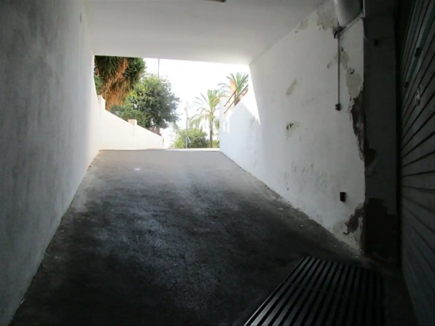 Außenansicht von Garage zum Verkauf in Sitges