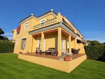 Casa bifamiliare in vendita a Paseo CHIRINA DE LA