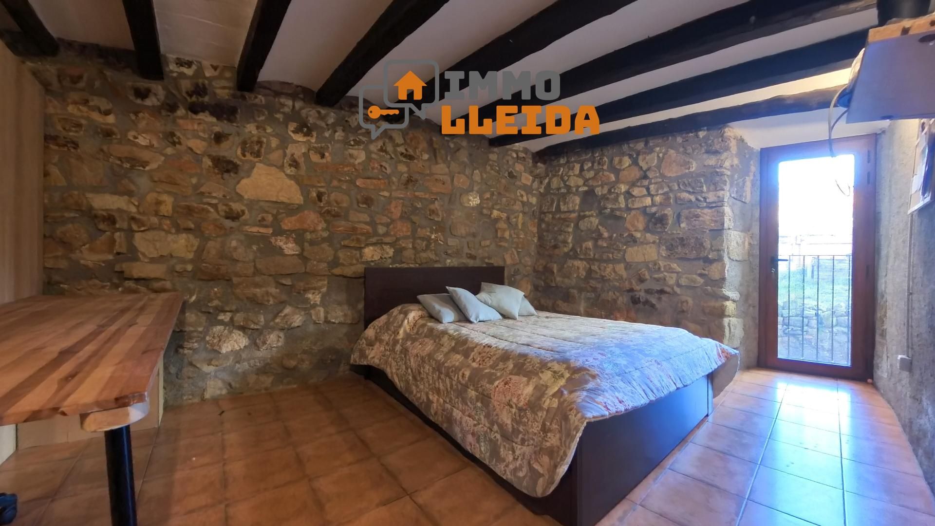 Exterior view of Single-family semi-detached for sale in Ponts  with Heating, Terrace and Oven