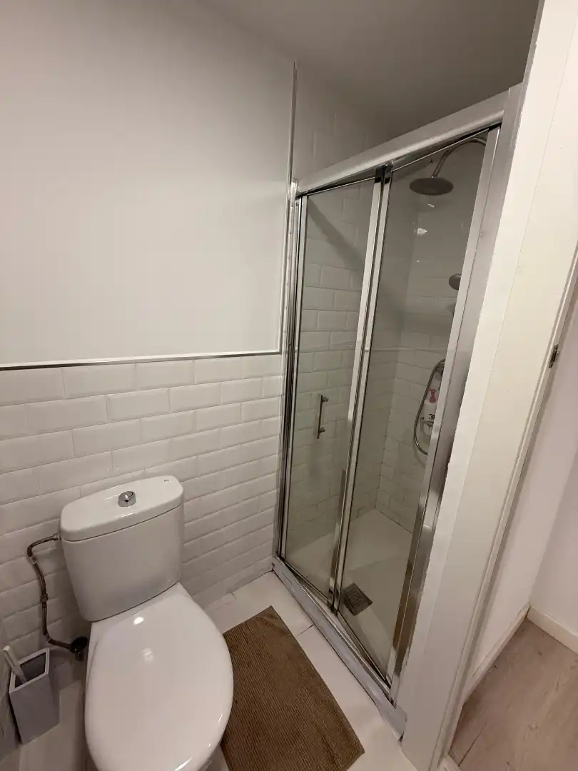 Badezimmer von Wohnung zur Miete in Granada mit Klimaanlage, Heizung und Terrasse
