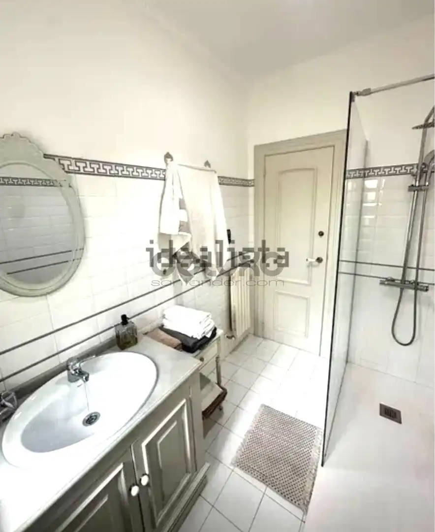 Bathroom of Ground floor for rent in El Sardinero