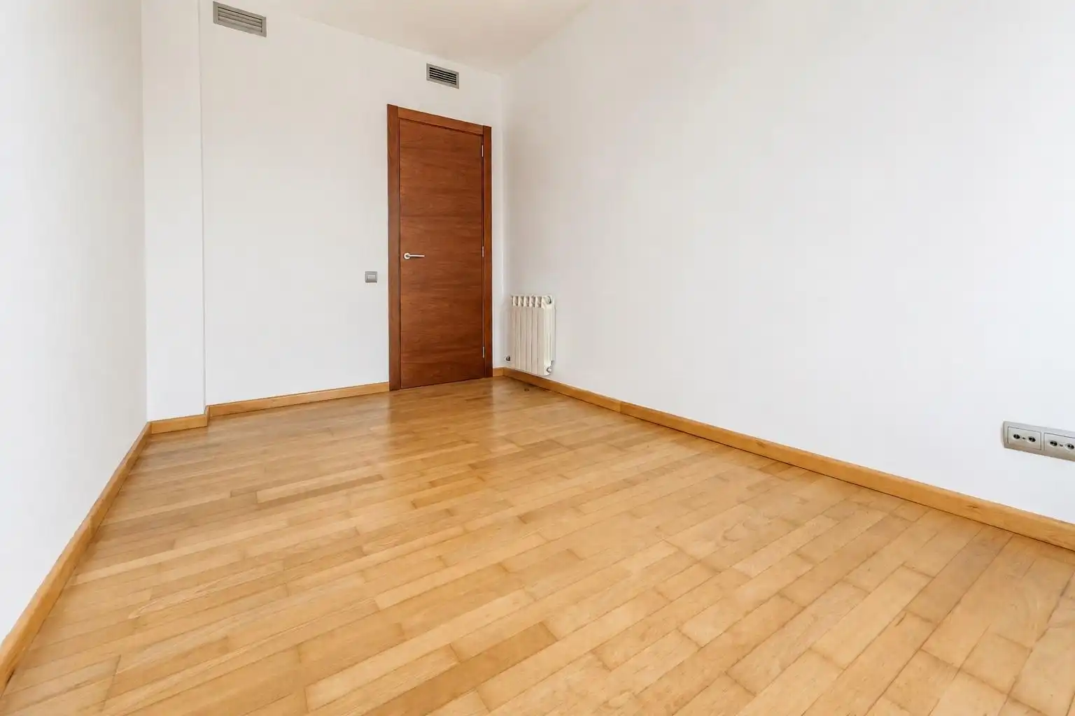 Dormitori de Pis de lloguer en Sabadell amb Aire condicionat, Calefacció i Parquet