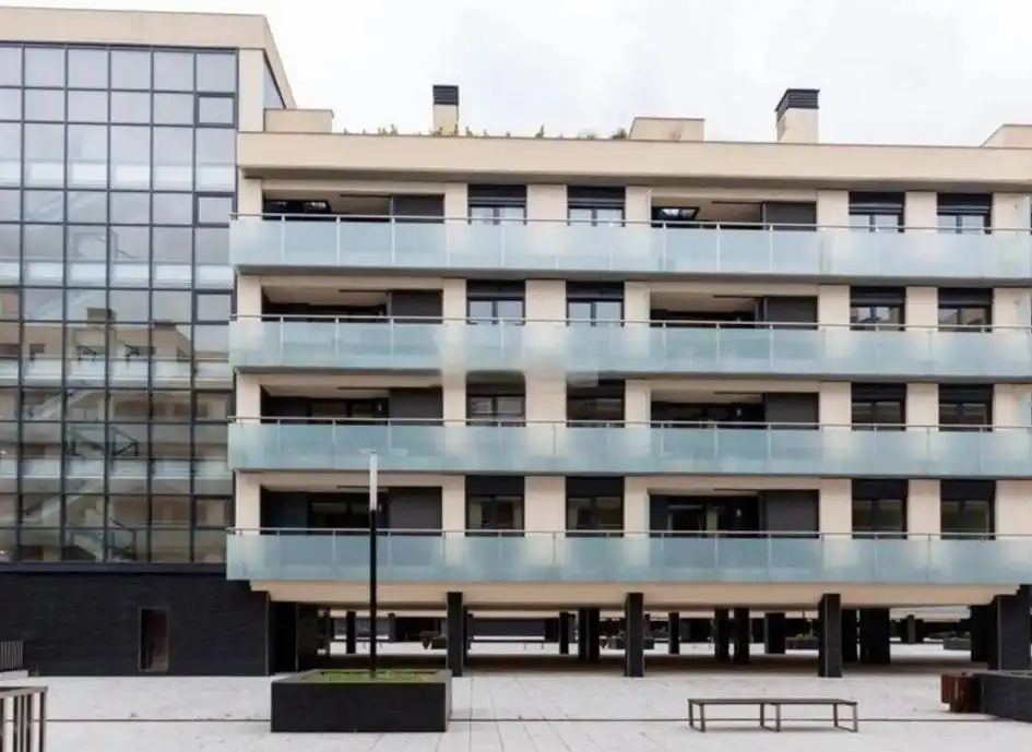Vista exterior de Local en venda en Oviedo 