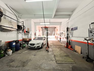 Nave industrial con ascensore in vendita a Artigues - Llefià