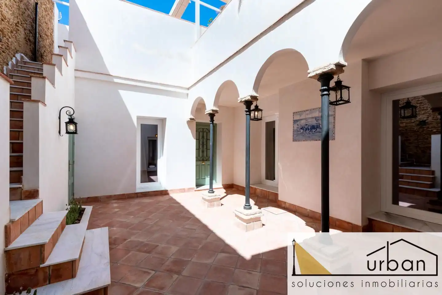 Houses for sale in Chipiona  with Private garden