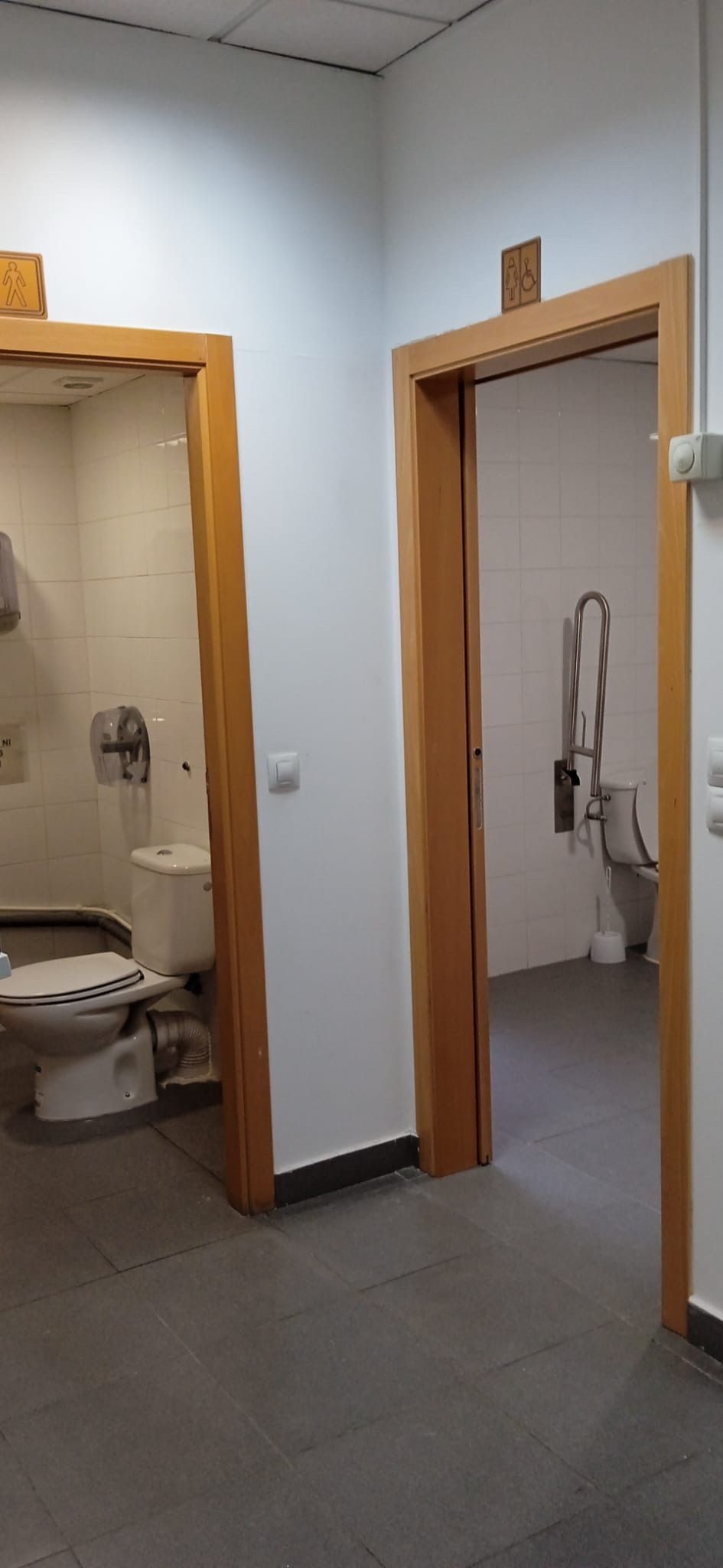 Bany de Local de lloguer en Alcoy / Alcoi