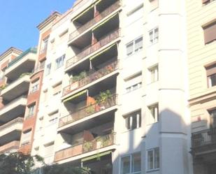 Exterior view of Flat for sale in  Barcelona Capital  with Air Conditioner and Terrace