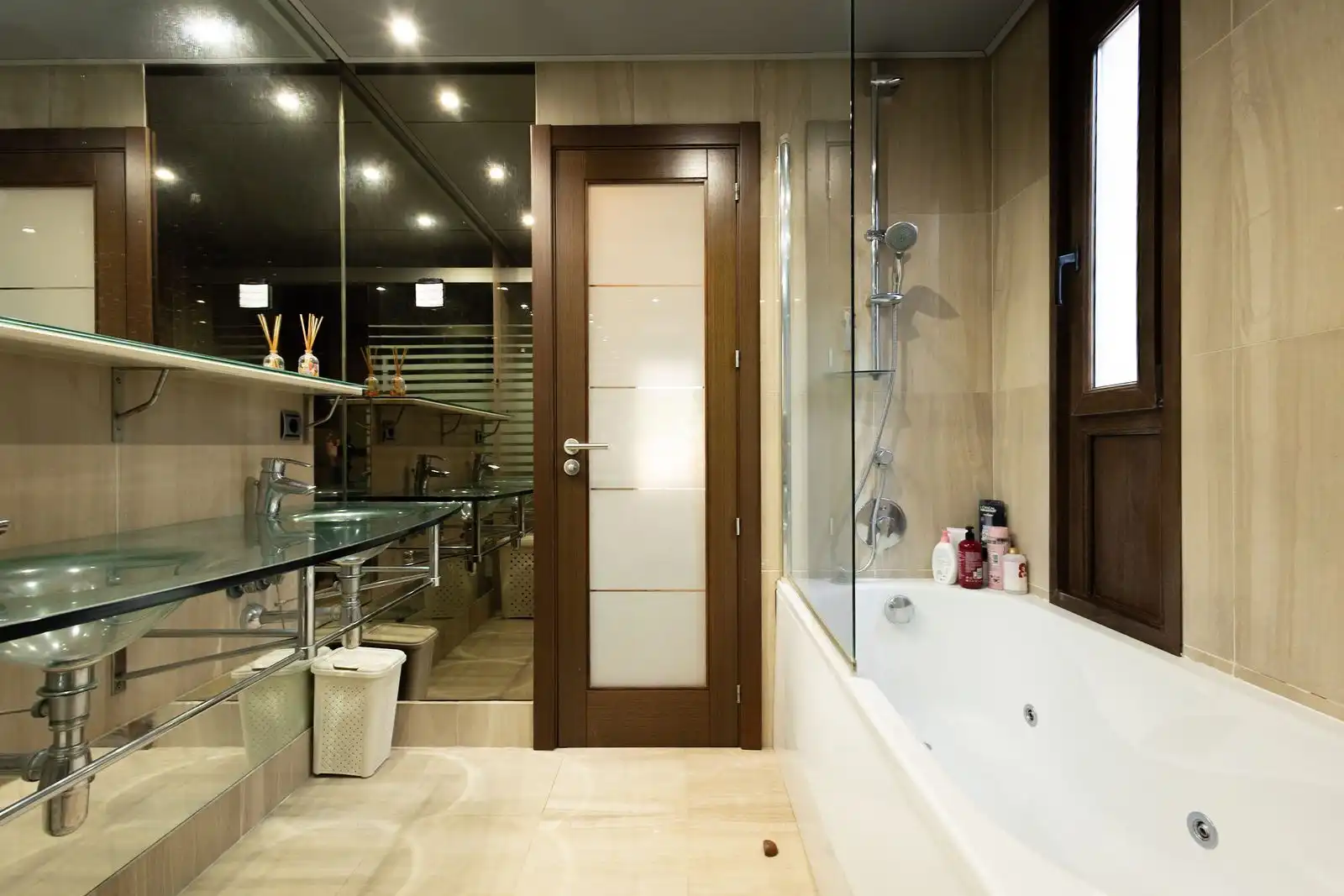 Baño de Apartamento en venta en Estepona con Aire acondicionado, Terraza y Amueblado