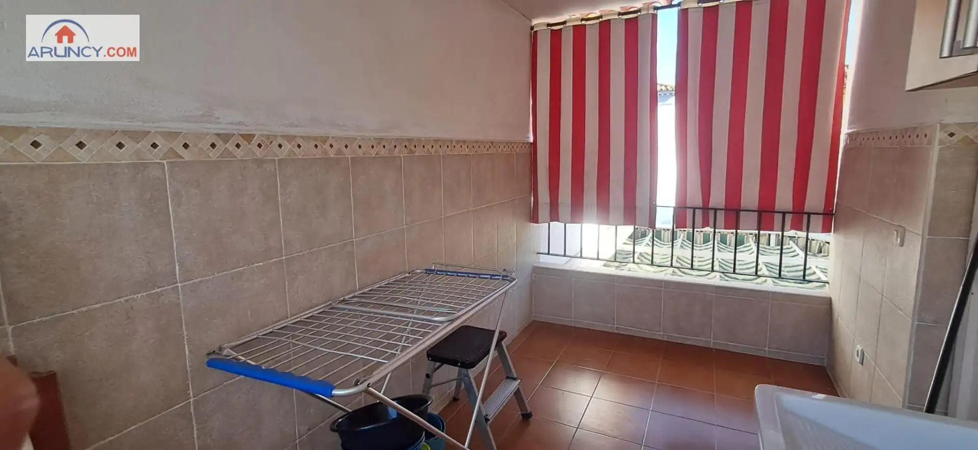 Cuina de Pis en venda en Sevilla amb Aire condicionat, Terrassa i Balcó