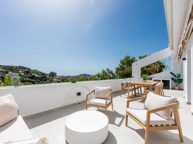 Apartment with pool for sale in La Quinta