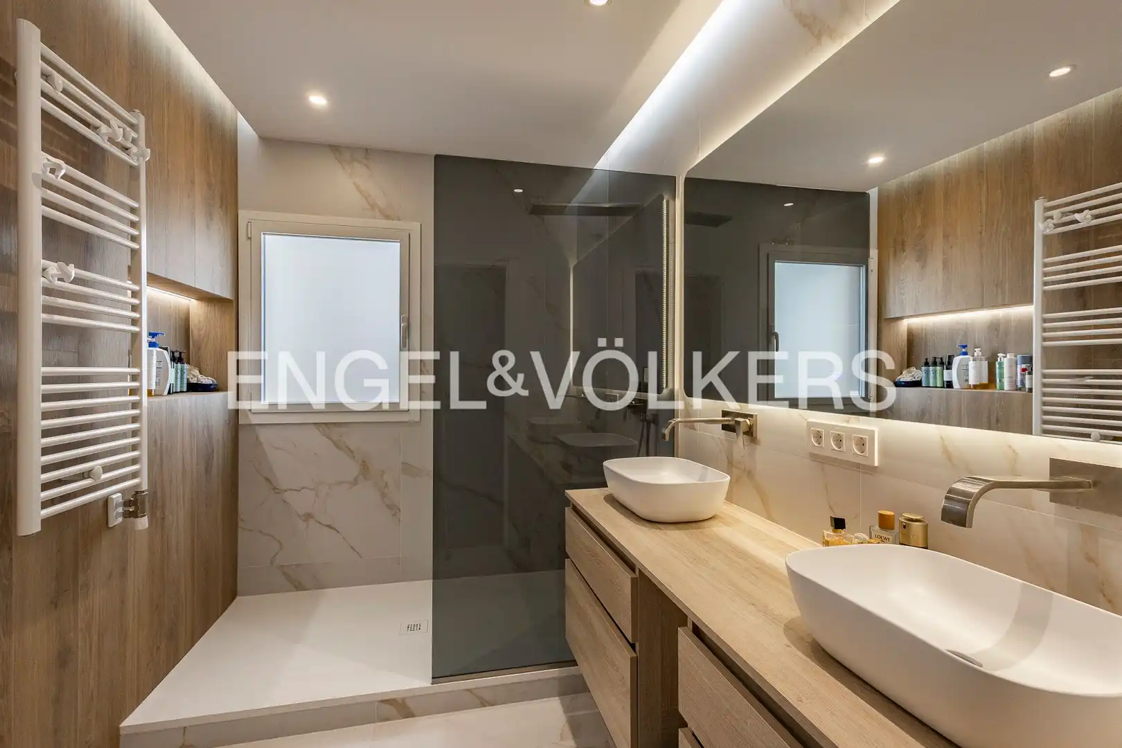 Bany de Apartament en venda en Sant Just Desvern amb Aire condicionat, Calefacció i Jardí privat