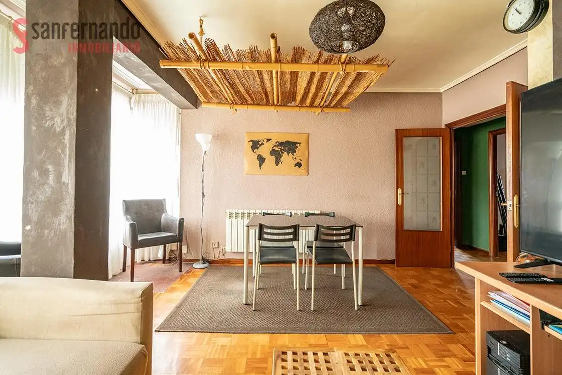 Sala d'estar de Pis en venda en Santander amb Calefacció i Parquet