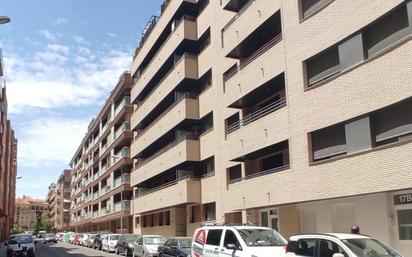 Vista exterior de Pis en venda en  Huesca Capital amb Terrassa