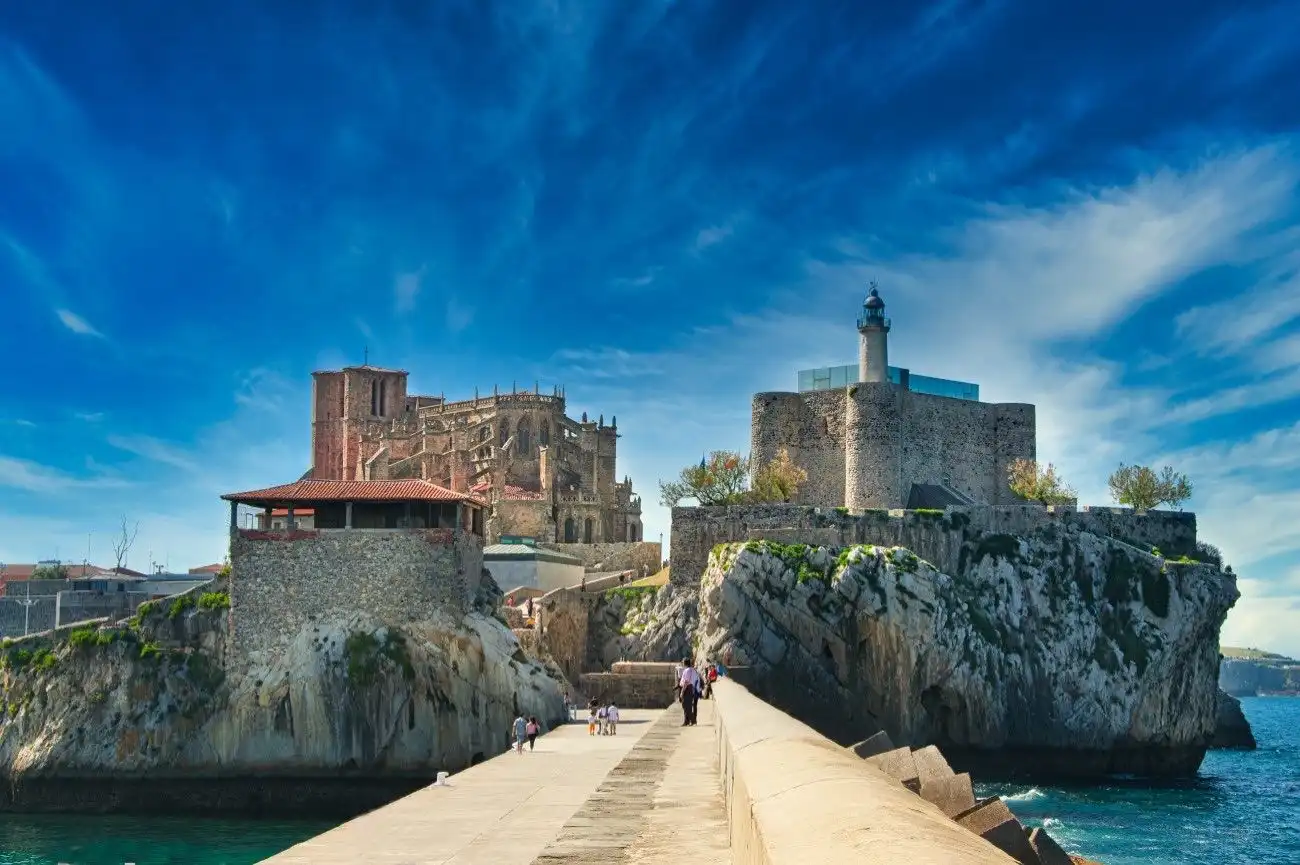 Vista exterior de Àtic de lloguer en Castro-Urdiales