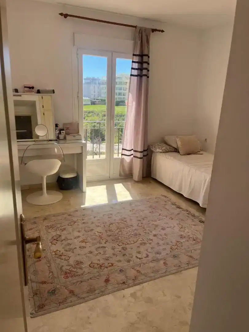 Habitación de Piso de alquiler en Mijas con Aire acondicionado, Jardín privado y Piscina