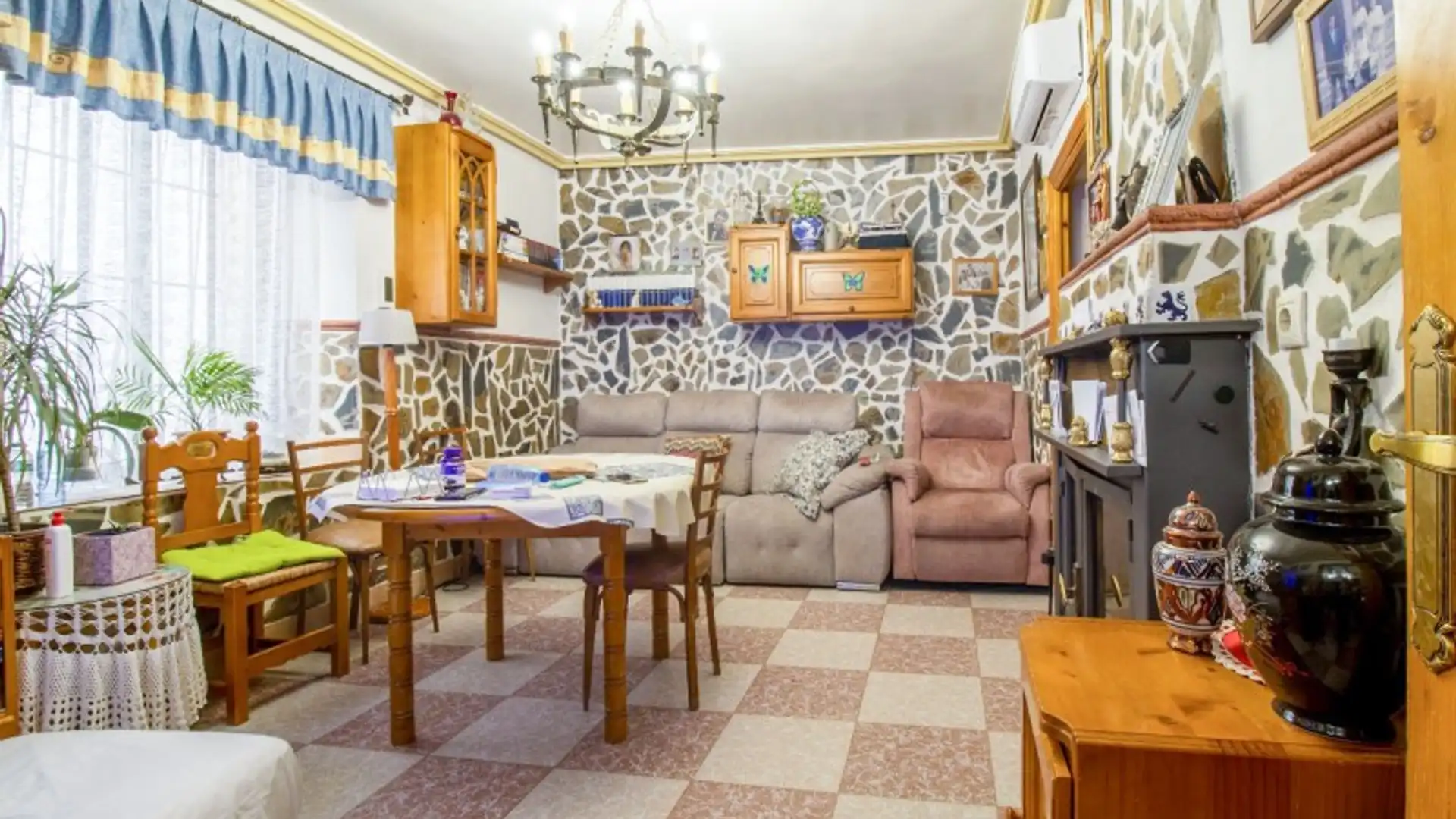 Sala de estar de Casa o chalet en venta en Úbeda con Aire acondicionado, Terraza y Trastero