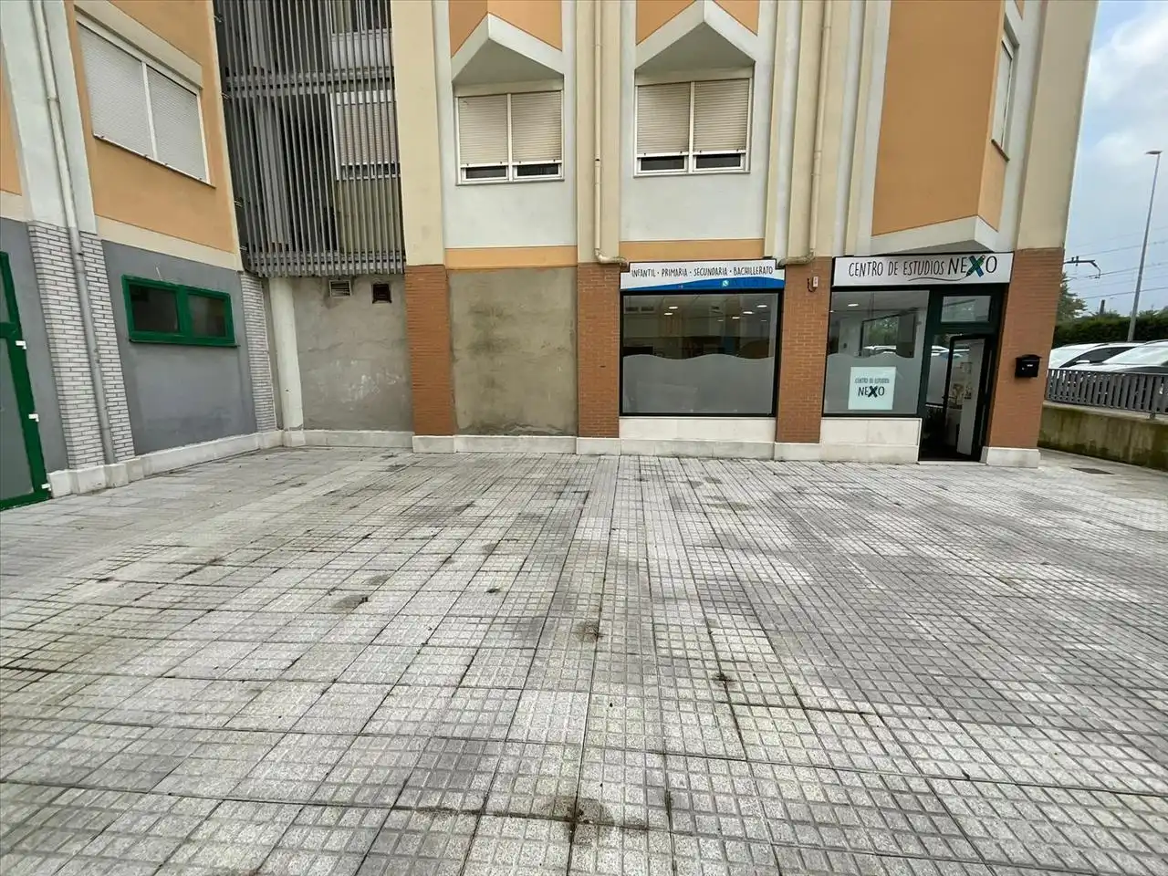 Commercial properties for sale in KRYSTAL PARC.PEÑA ROCIAS URB. BEZANA LAGO UAU-1 C/, Bezana - Prezanes