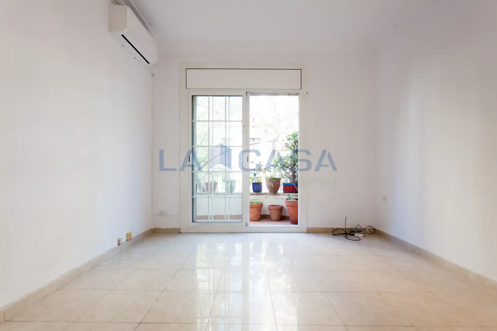 Sala de estar de Piso en venta en  Barcelona Capital con Amueblado y Balcón